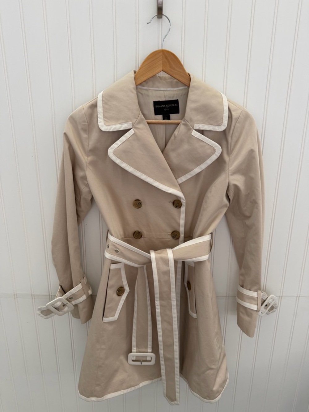 Banana Republic Women's Tan & Cream Trench Coat